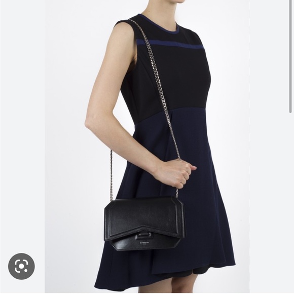 ❌Sold❌Givenchy Bow-Cut bag - Picture 2 of 11